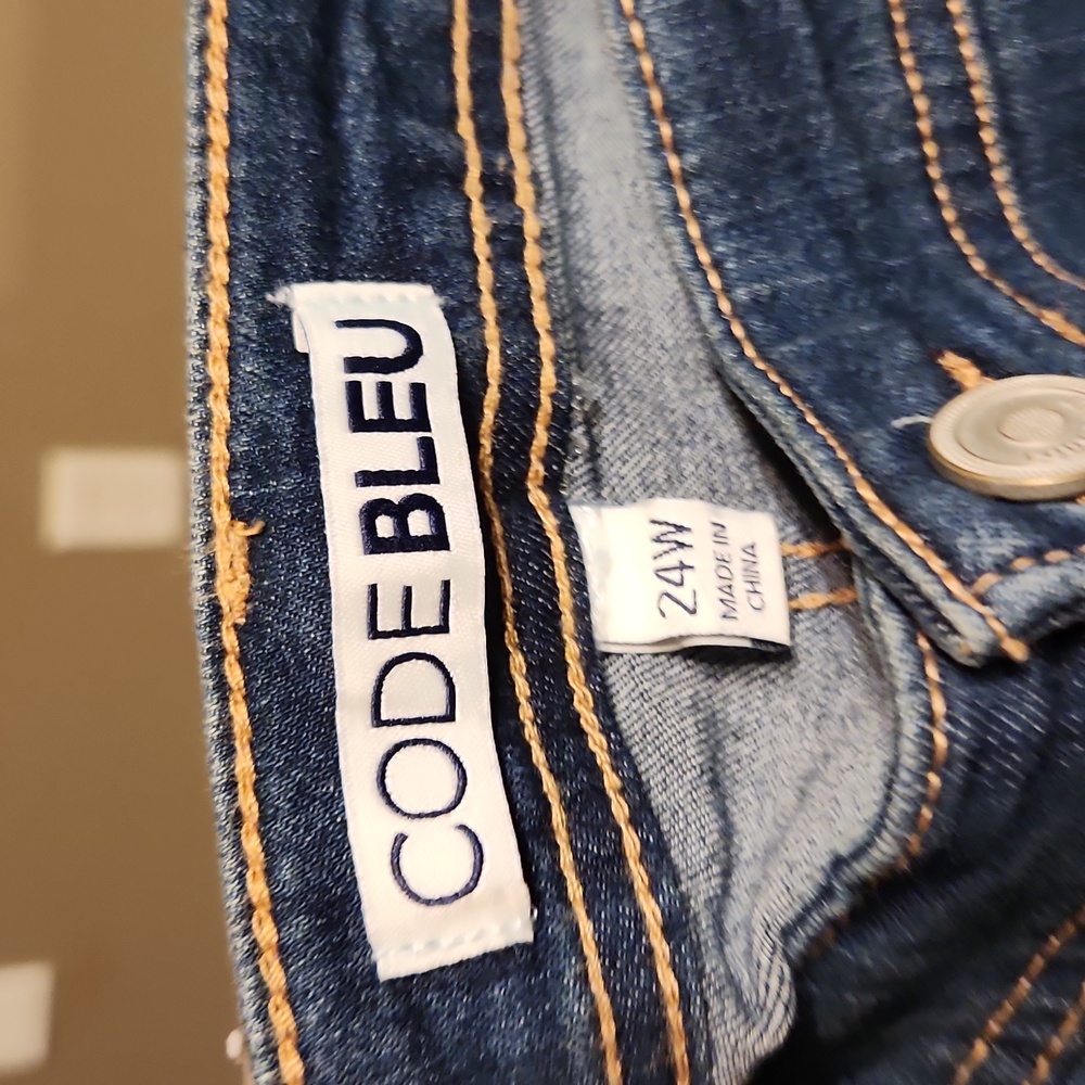 Code Bleu Jean's - Picture 4 of 4